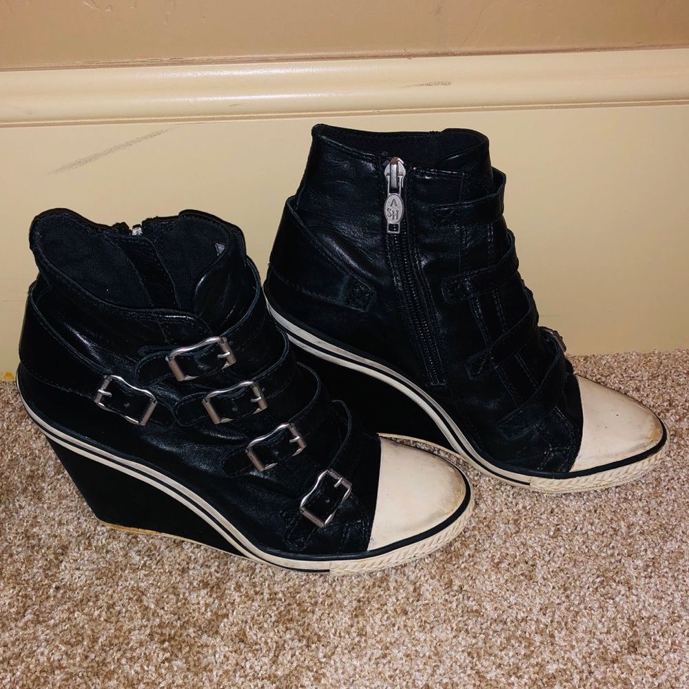 Wedge Sneaker